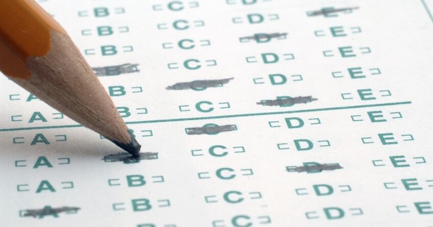 ОРТ-2025. Девушки получили больше грантов в&nbsp;вузах и&nbsp;обошли юношей по&nbsp;баллам 