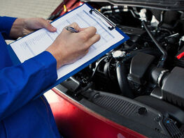 Садыр Жапаров передал систему техосмотра под контроль управделами 